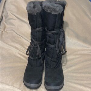 Timberland women's black winter boots- size 9